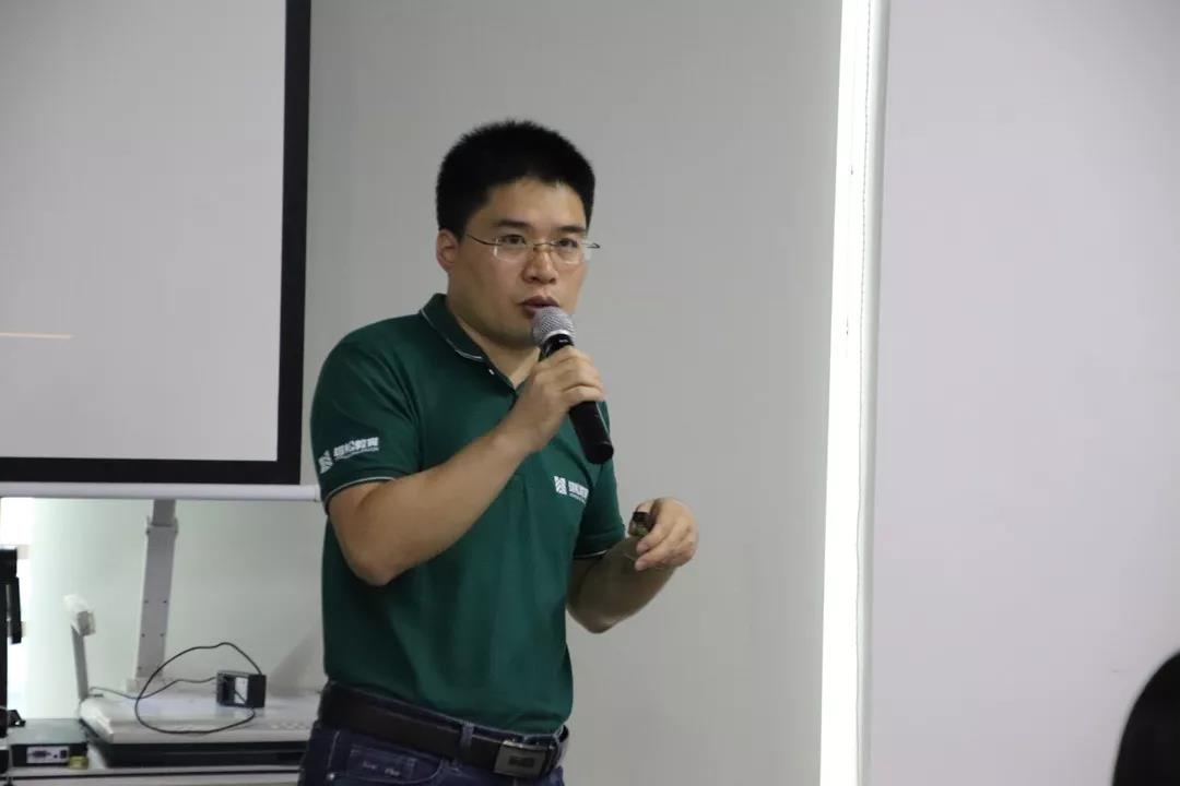 厲兵秣馬·再起征程 | 雄松教育半年度員工大會